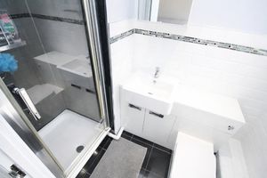 En-suite- click for photo gallery